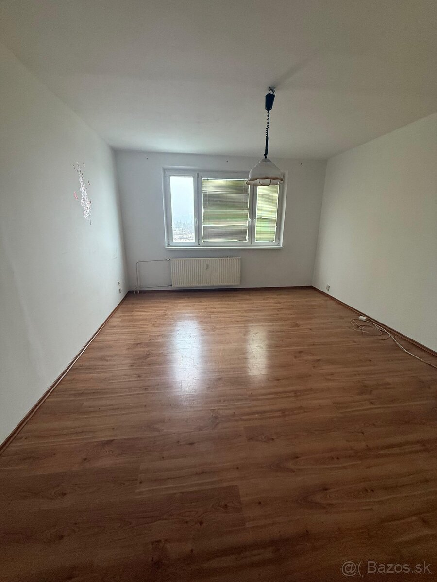 Prenajom 3 izbového bytu - 5