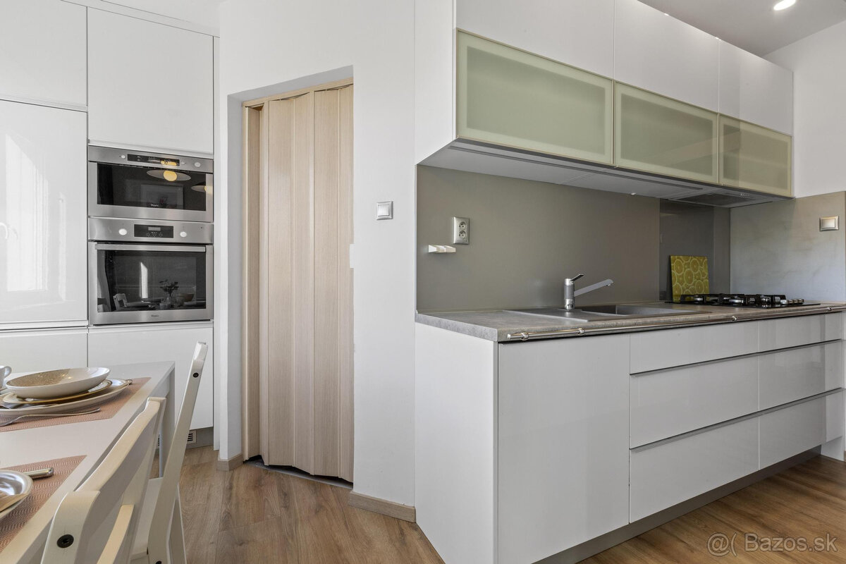 PRIESTRANNÝ - 4 izbový byt - 86 m2 Štefunková ul. VÝBORN - 5