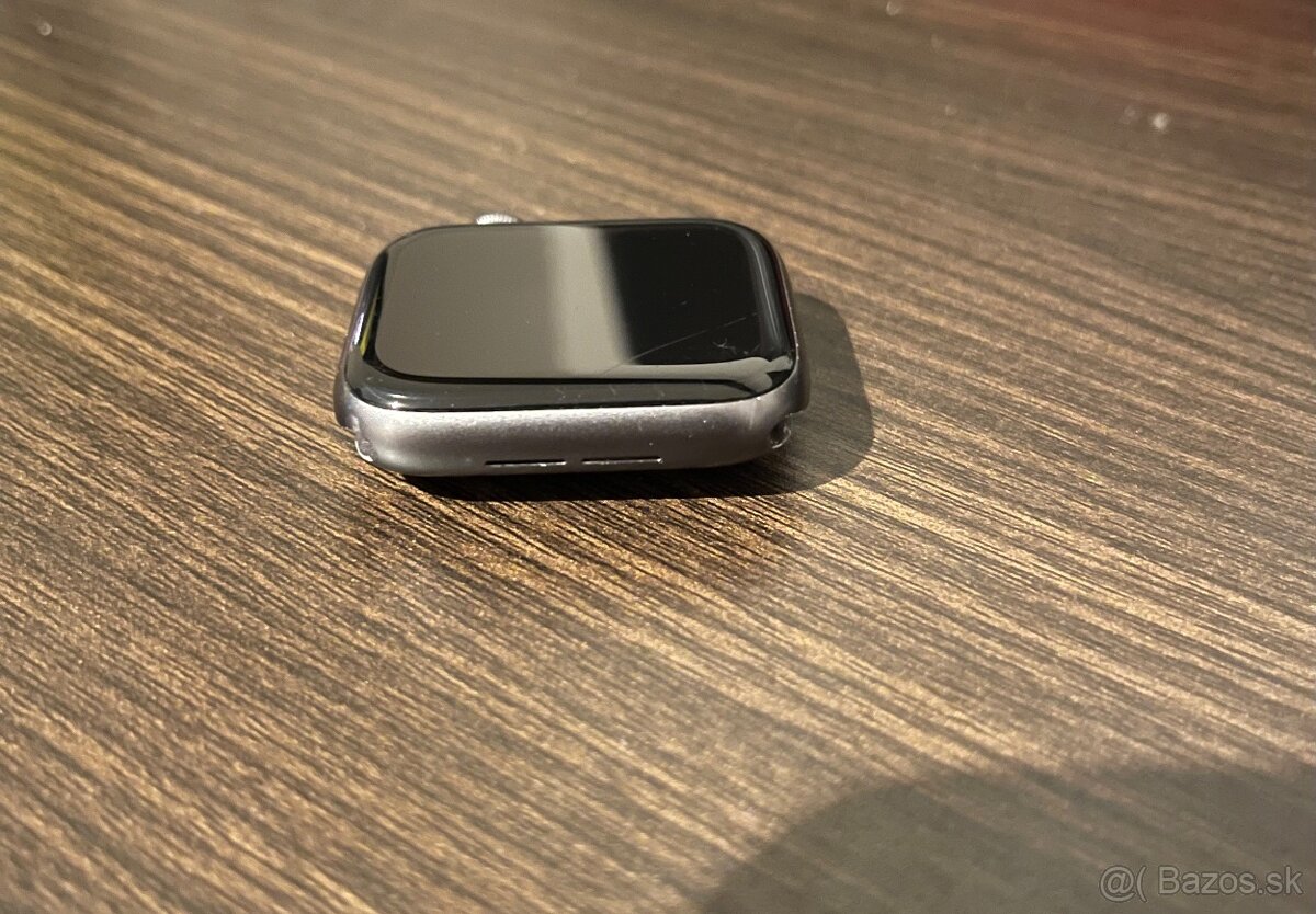 Apple Watch Series 4 - 44mm - 5