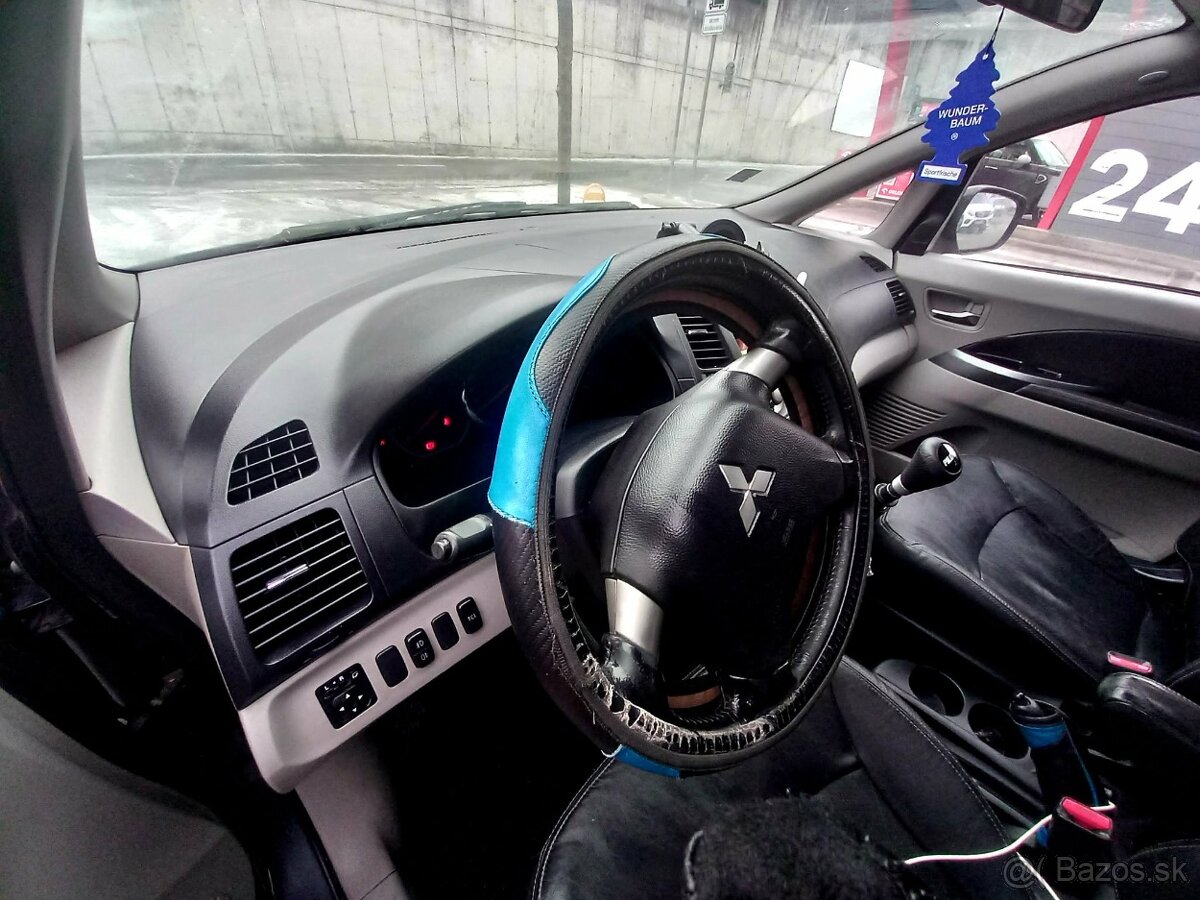 Mitsubishi Grandis - 5