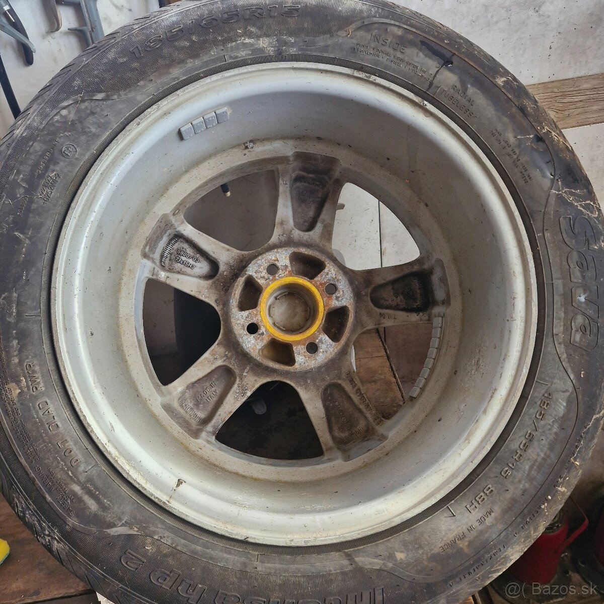 Predám komplet pneumatiky s diskami 185/65R15 - 5