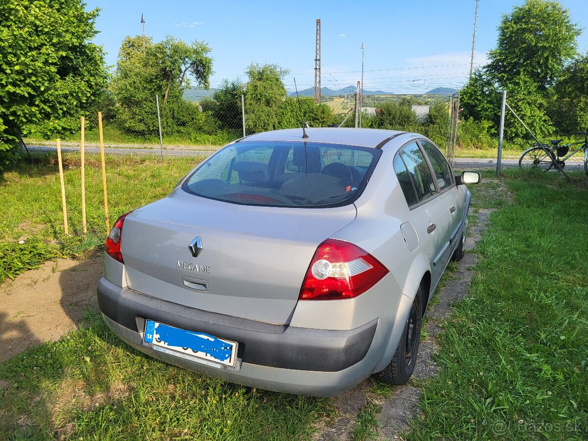 Reanult Megane 1,4 benzín sedan - 5