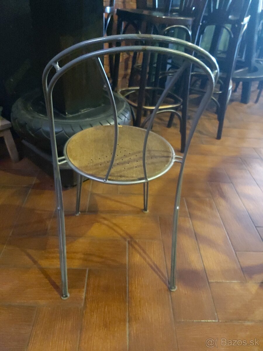 Stare stoličky - 5