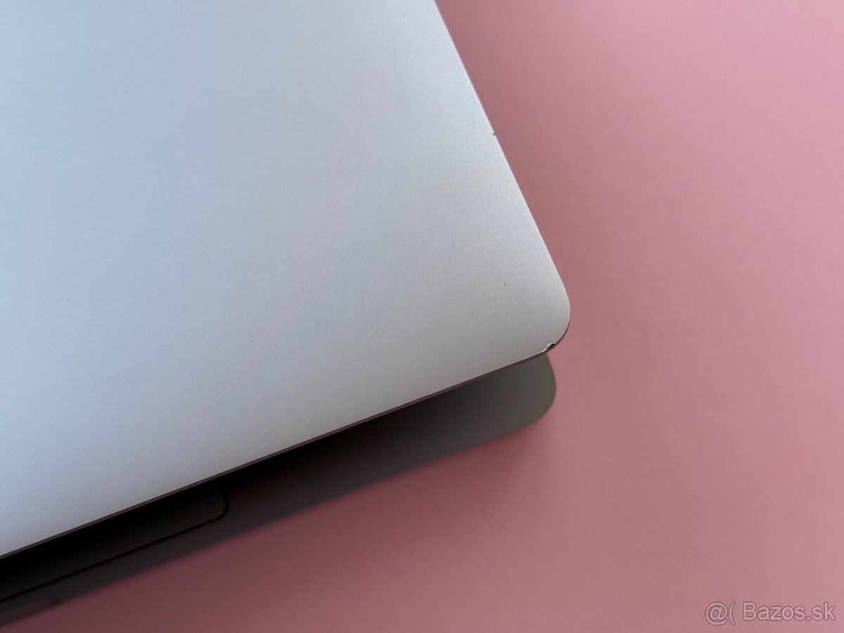 MacBook PRO 2019 13 8GB / 256GB Nová Baterka - 5