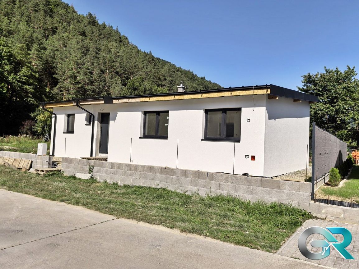 REZERVOVANÉ Novostavba Rodinného domu v obci Košecké Podhra - 5