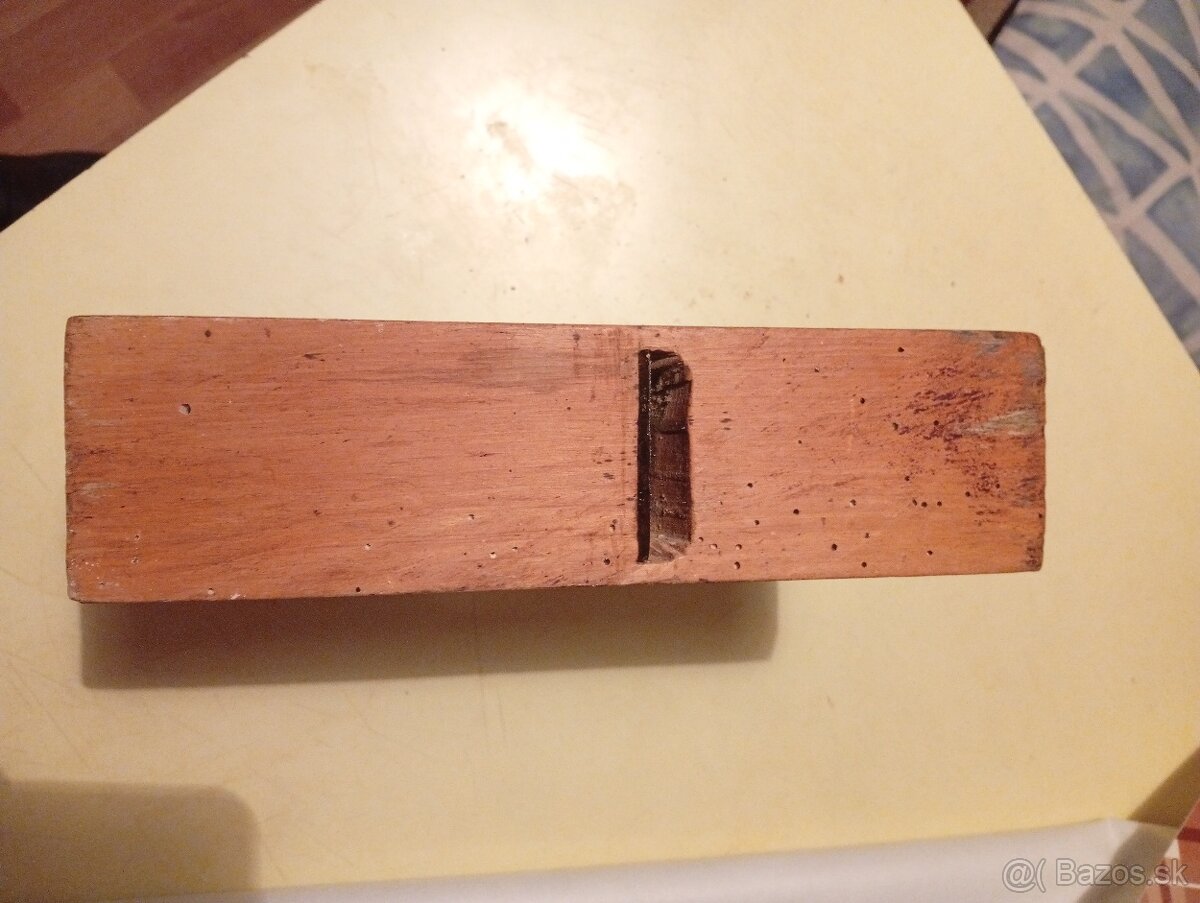 Darujem za dva dezerty Tatiana 172 gramov drevený hoblík a ý - 5