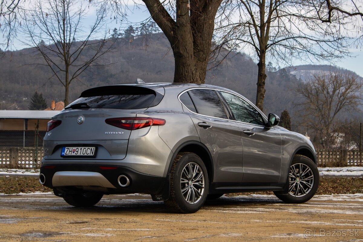 Alfa Romeo Stelvio 2021 - 5