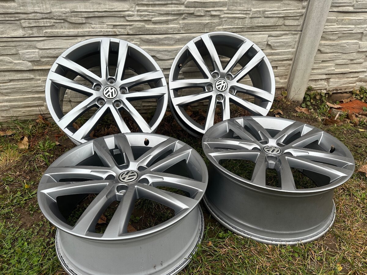 R-line Volkswagen Salvador R18 originál - 5