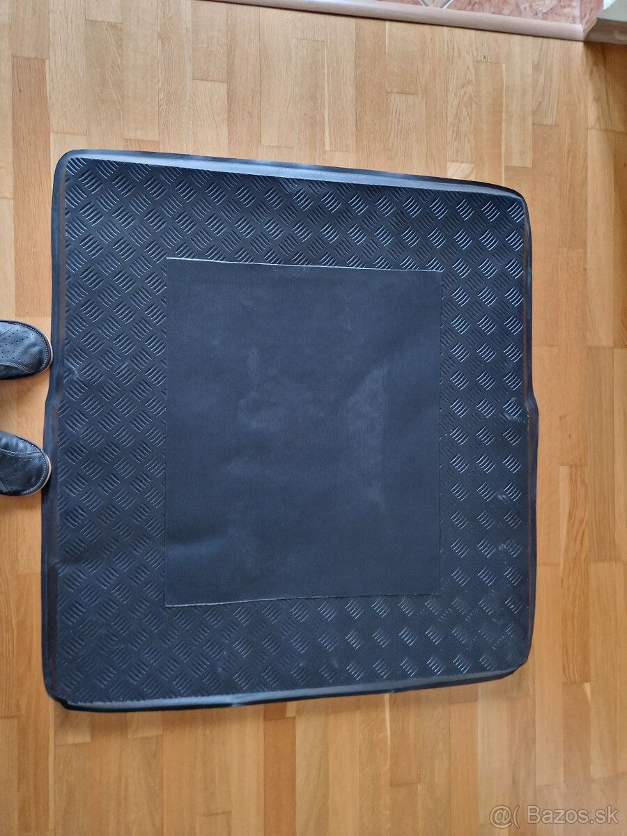 Volkswagen Passat B8 Variant - plastova vanicka do kufra. - 5