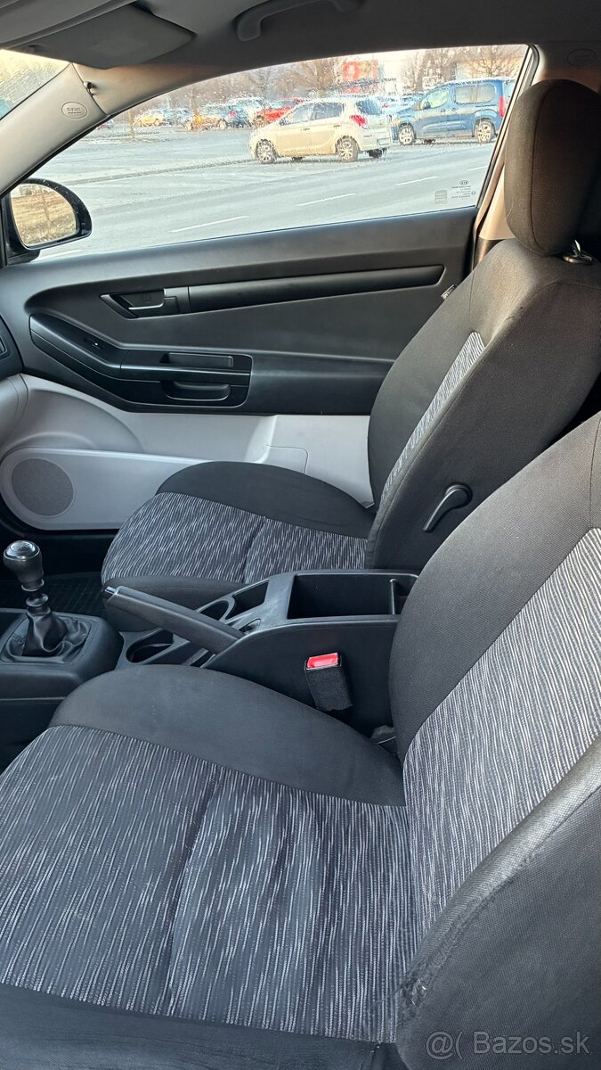 KIA ProCeed 2009 77kw Čierna metalíza - 5