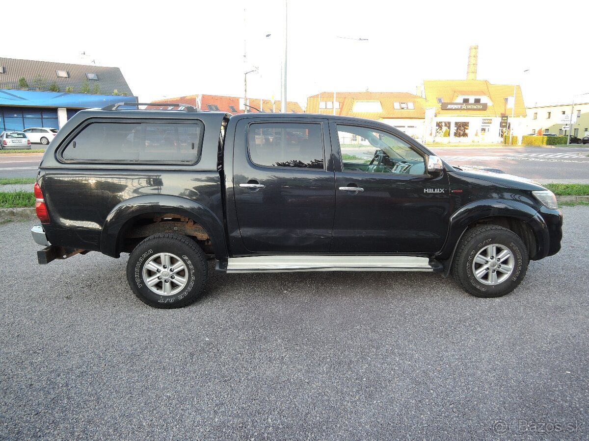 Toyota Hilux 2,5 D-4D 4x4 1.maj ČR HardTop DPH 2013