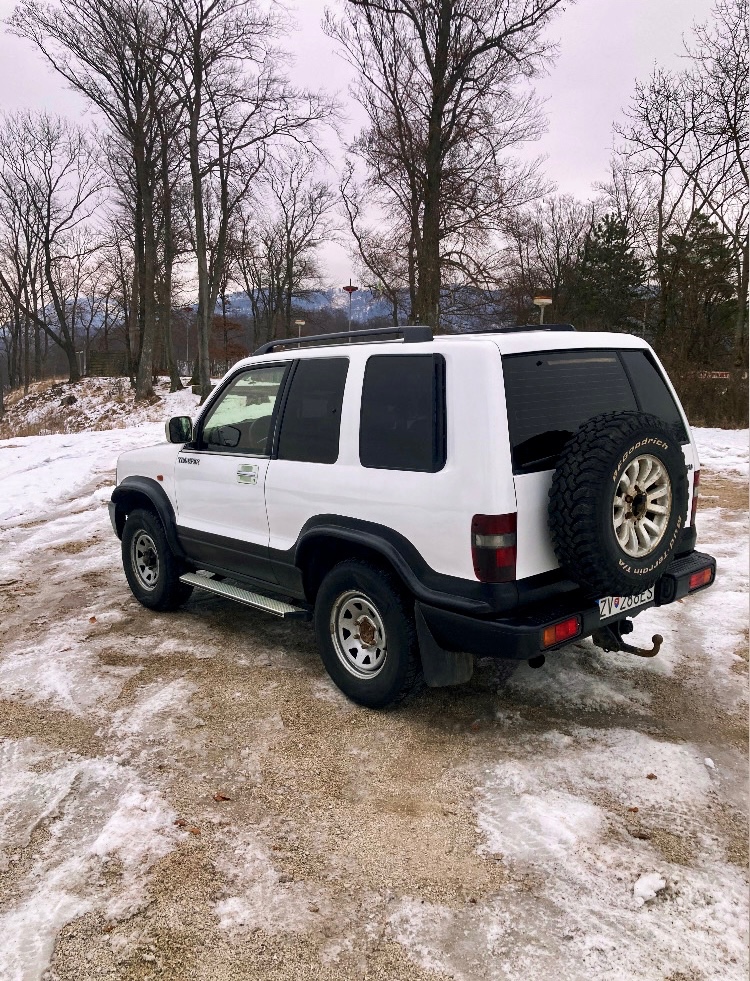 Predám Isuzu Trooper 3.0 DTi - 5