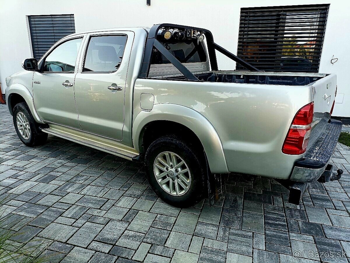 TOYOTA HILUX 2.5DI-D - PREDAJ AJ NA SPLÁTKY