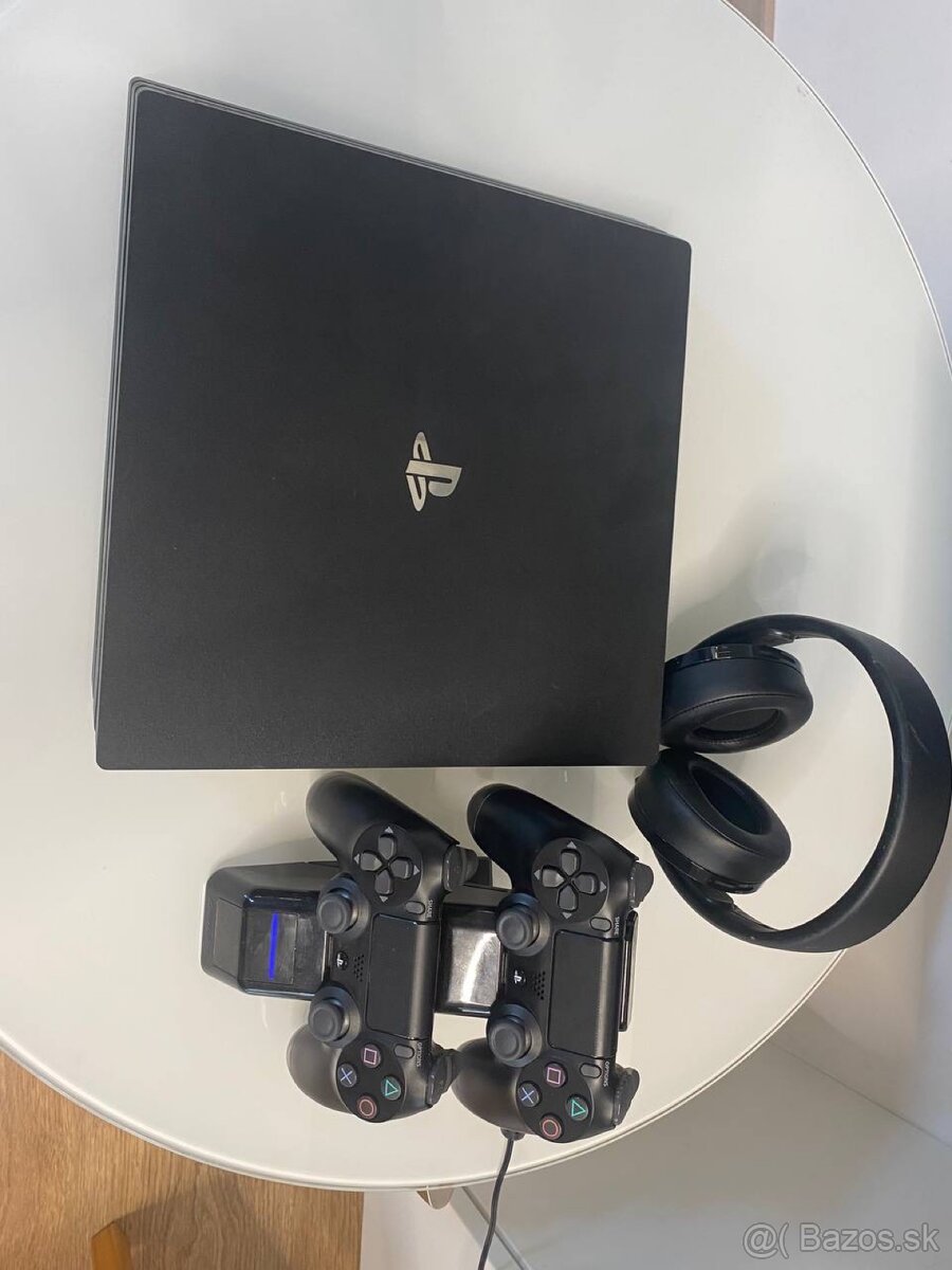 PlayStation 4 Pro 1TB + 2x ovládač + slúchadlá - 5