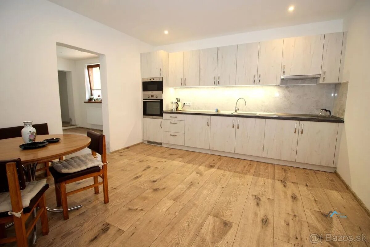 Vidiecka usadlosť na samote s lesmi- Malá Hradná - 5