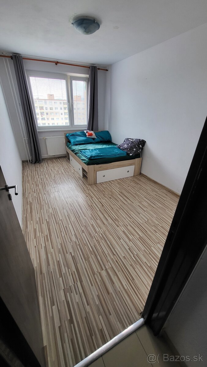 Prenájmem 2 - izbový byt -Žiar nad Hronom - 5