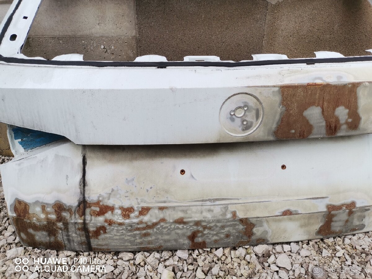 Zadné svetlo kapota skoda kodiaq - 5