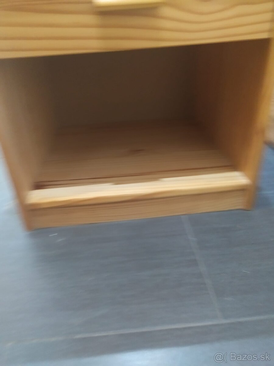 Nočný stolík Ikea - 5