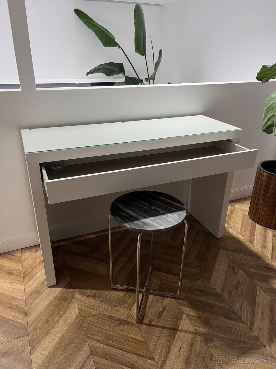 Kozmetický stolík - 5
