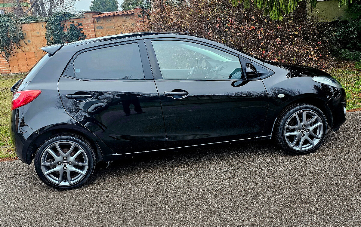 Mazda 2 - 5
