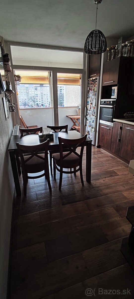 Na predaj 3-izbový byt - 5