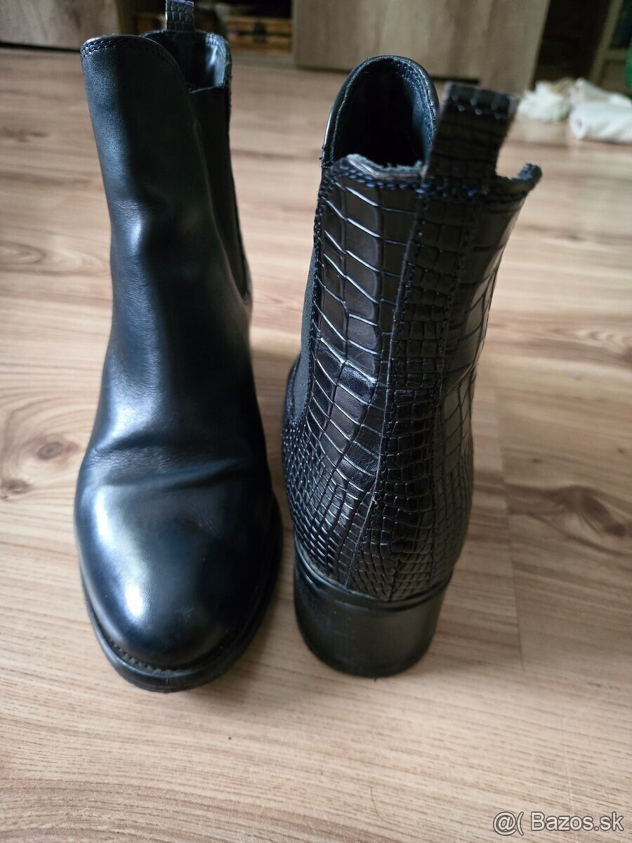 Tmavomodré kožené čižmy vel.37 - 5