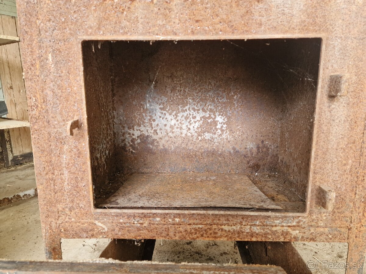 Predám starú krbovú vložku - 5