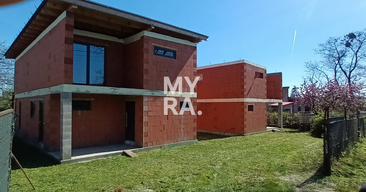 Rozostavaný 4 izbový dom Sokoľany - 5