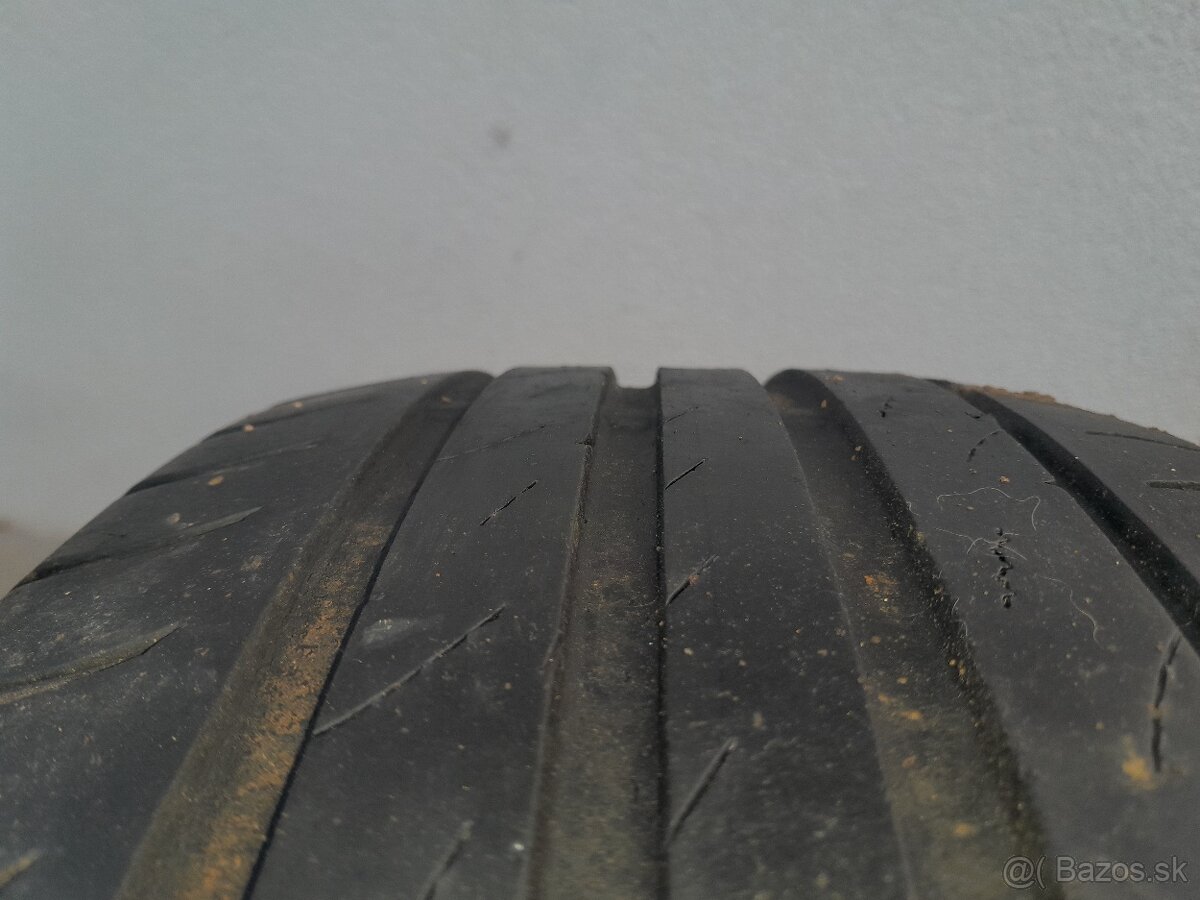 215/50R17 - 5