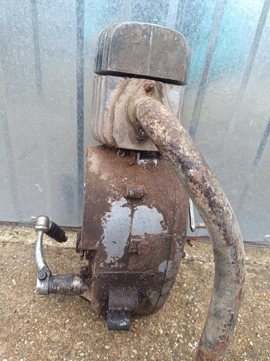 Motor Jawa pionier 05 + orig. Štítok DE - 5