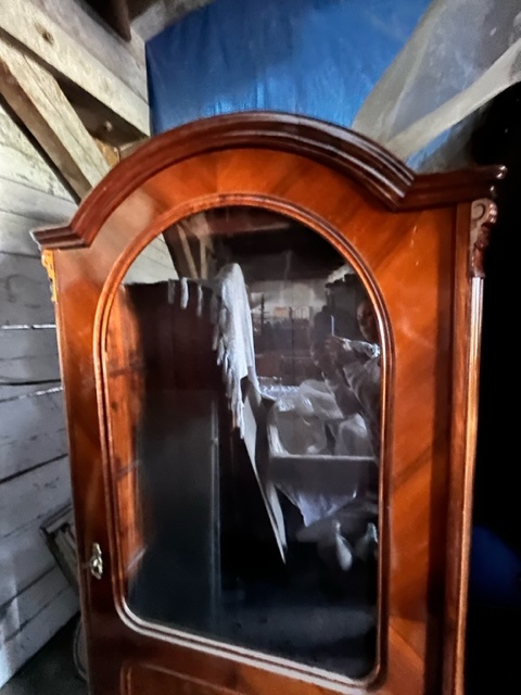 Predám elegantnú starožitnú vitrínu - 5