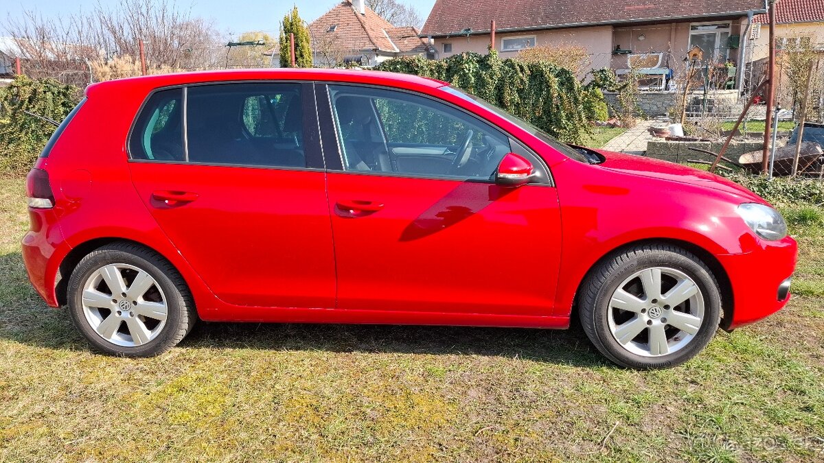 VW Golf 1.4 TSI 122k Highline 6 st. manuál - 5