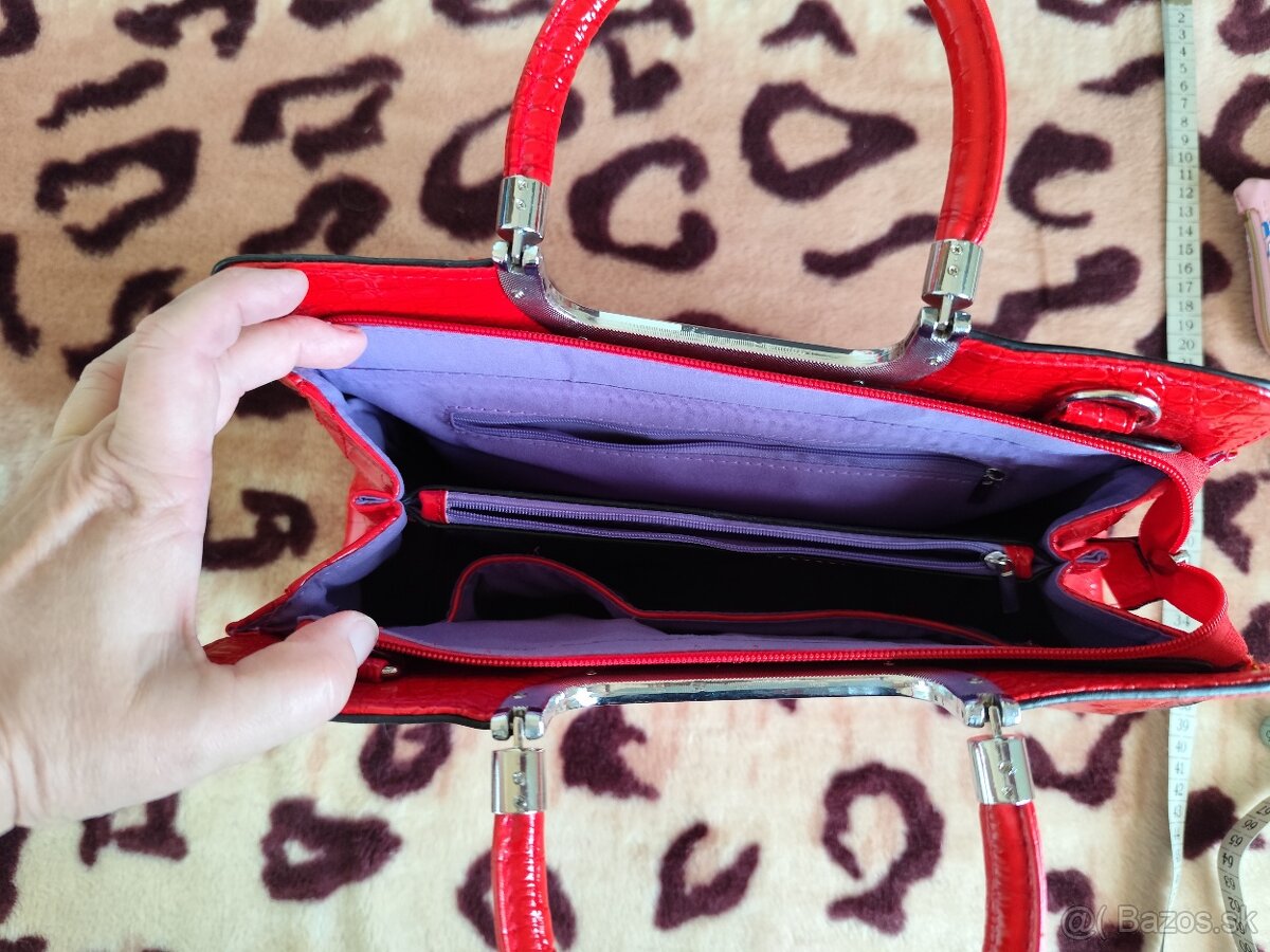 Červená kožená kabelka, používaná, nemám pás cez rameno - 5