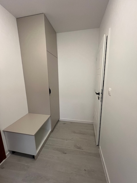 Novo zrekonštr. 2 izb. byt s loggiou, P.Horova - 5