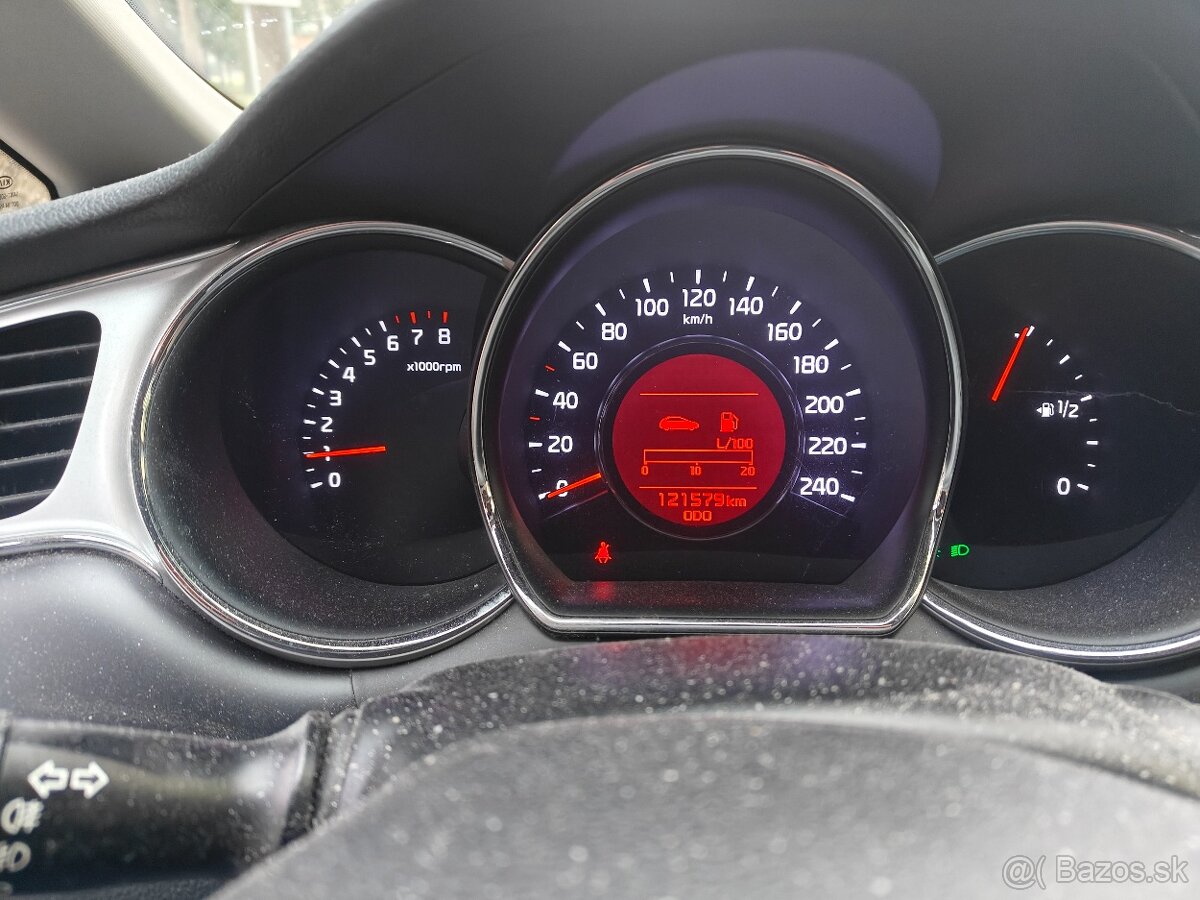 Predám -Kia Ceed 1.6 benzín, 99kW, MT/6,biela ,combi - 5