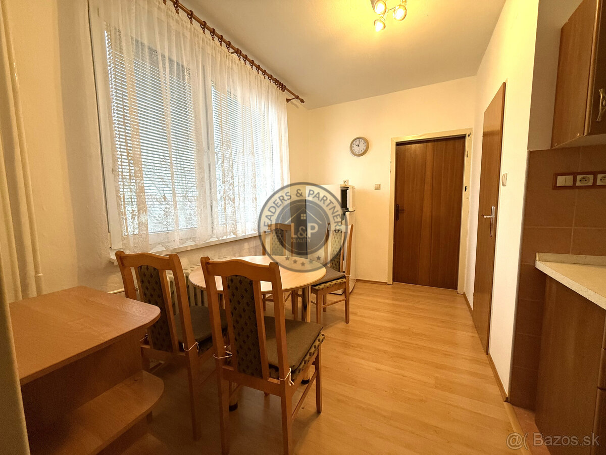 Na predaj 3iz. so zaskleným balkónom v Seredi - 5