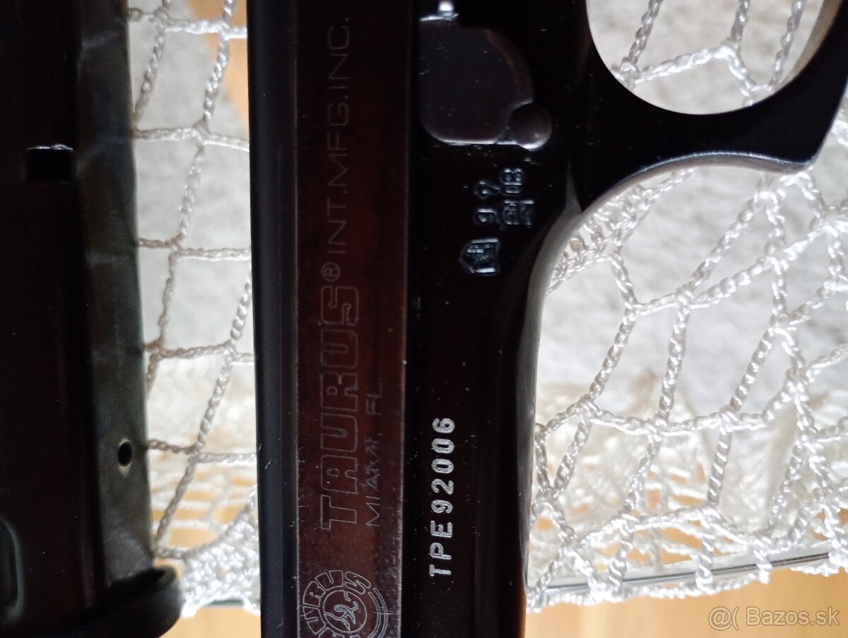 Predám Pištoľ Taurus PT 99 AF. - 5
