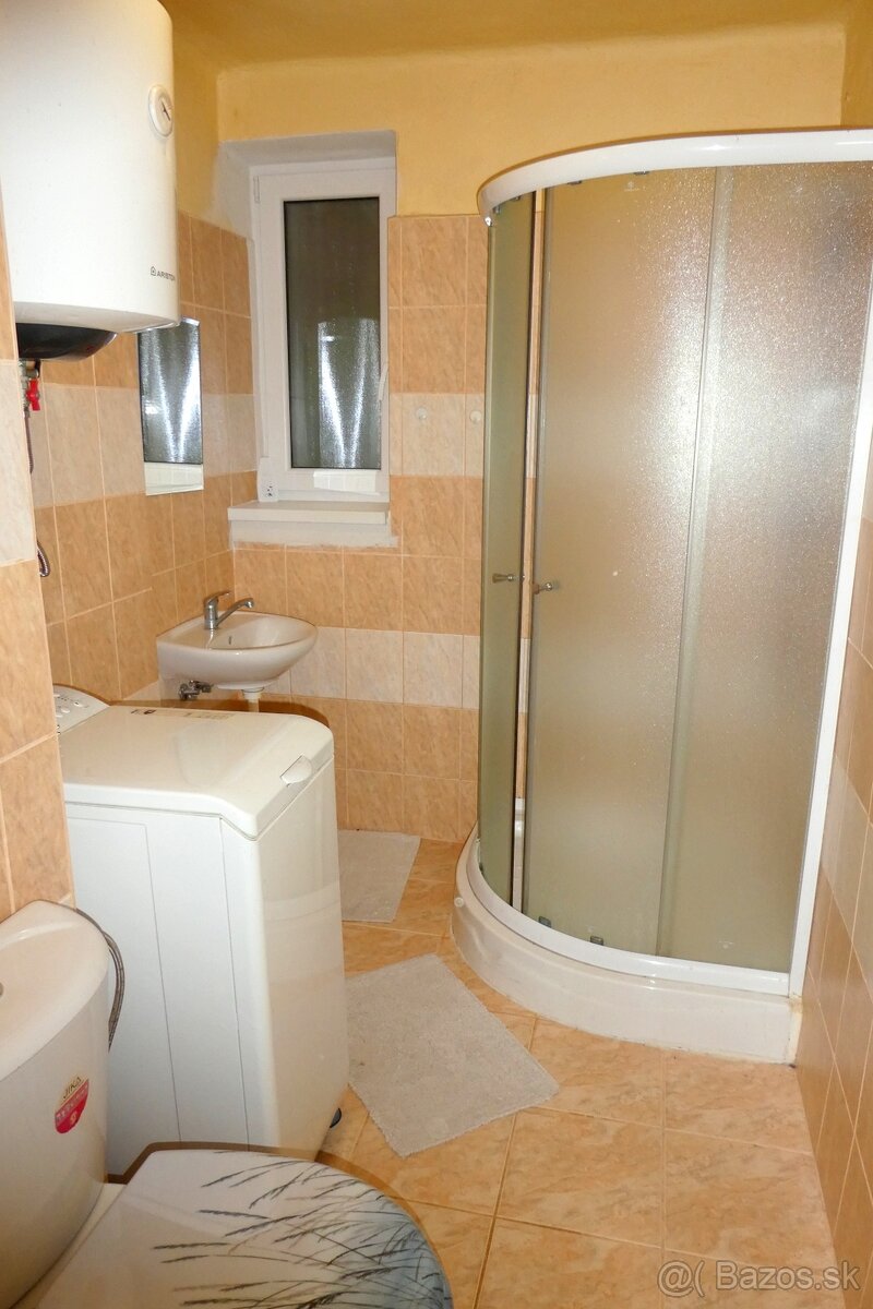 Na predaj 2,5 izbový tehlový byt v Cinobani - 5