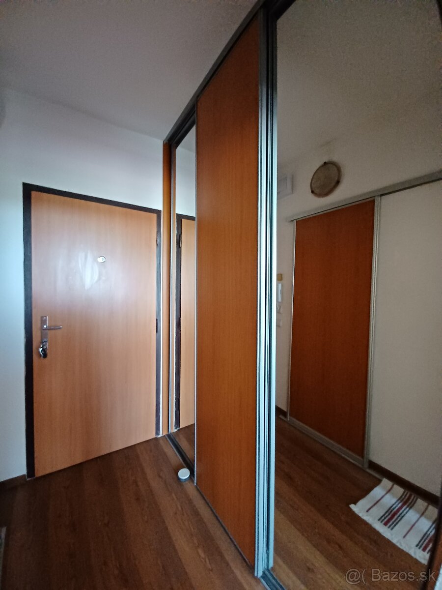 Prenájom peknej garzónky v BA - Petržalke, Strečnianska ul. - 5