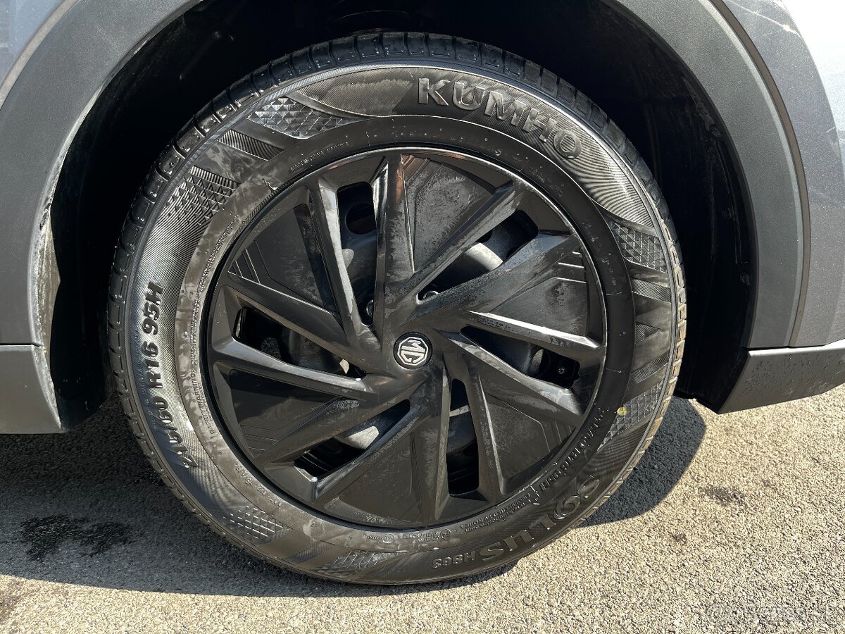 MG ZS hybrid+ Essential AT - 5