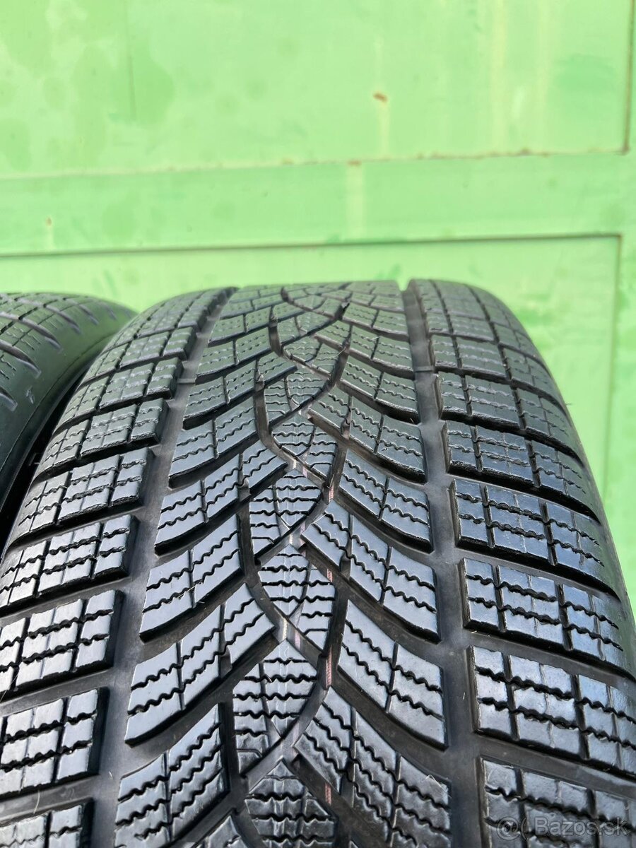 Zimne pneumatiky Goodyear 245/45R18 - 5