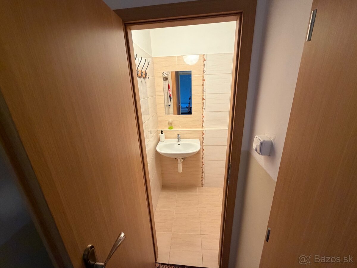 Byt pre študentky - 5