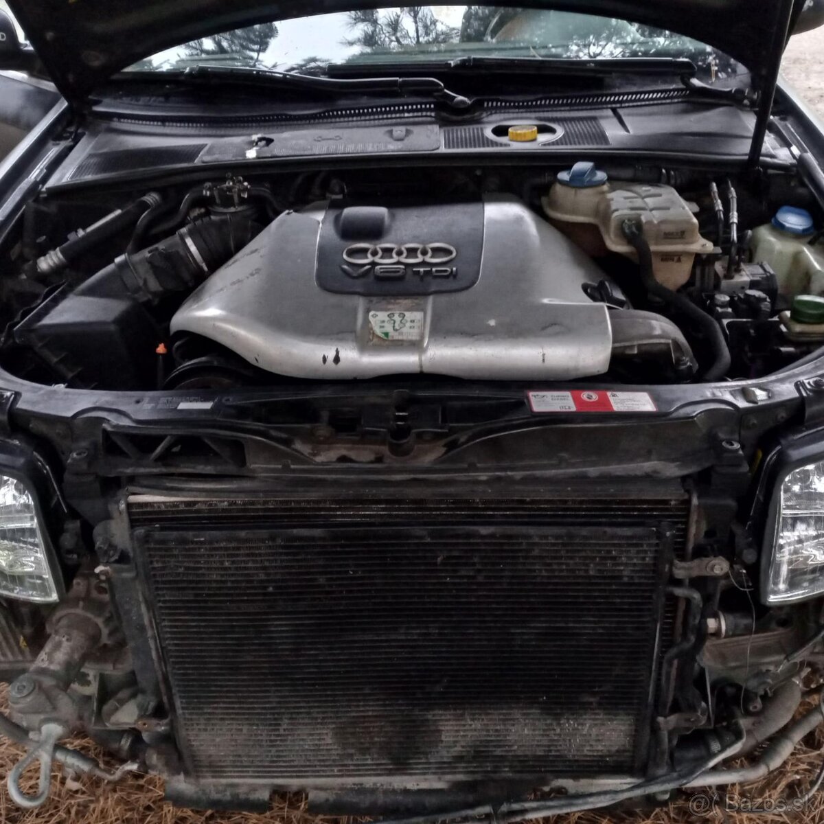 Predám nepojazdné Audi a4 b6 combi čierna farba - 5