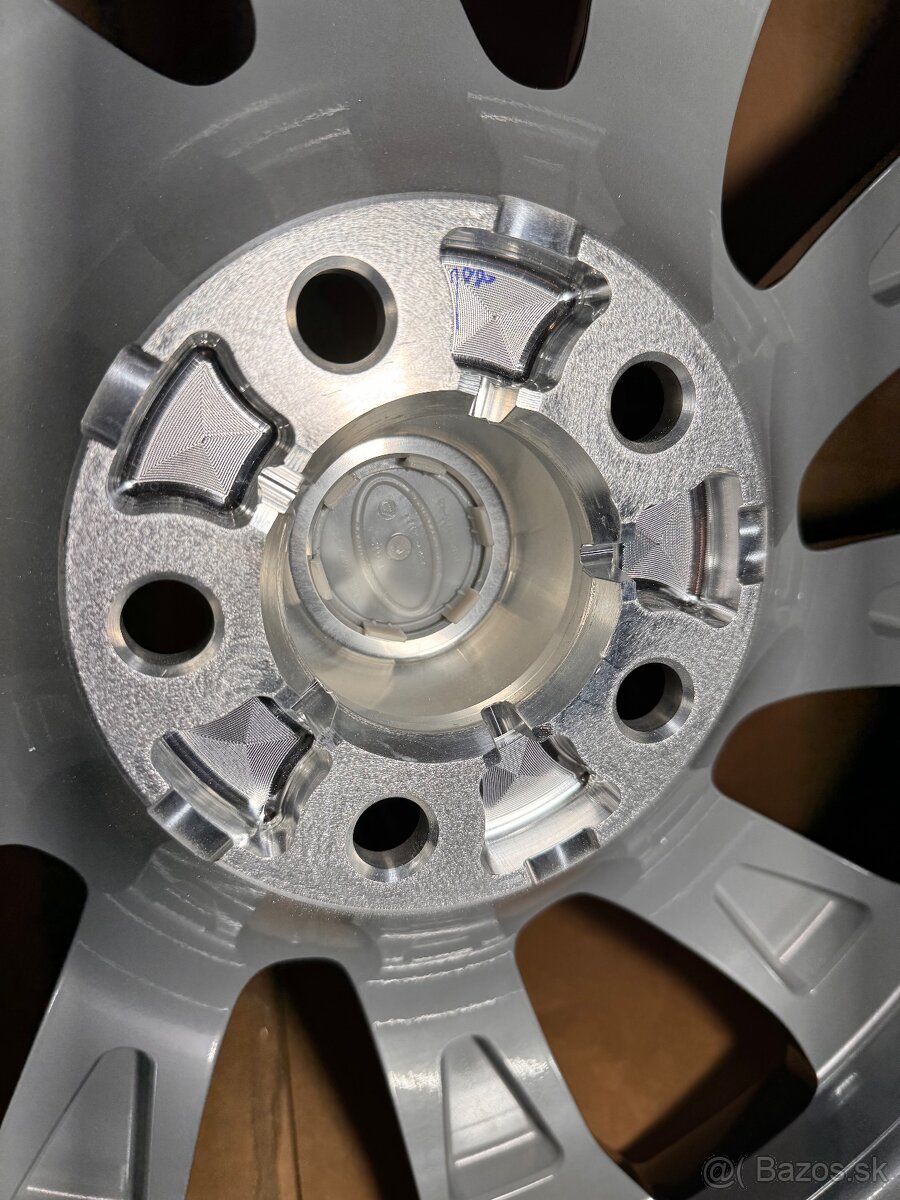 ORIG.RANGE ROVER R23 NOVY MODEL KOVANE DISKY