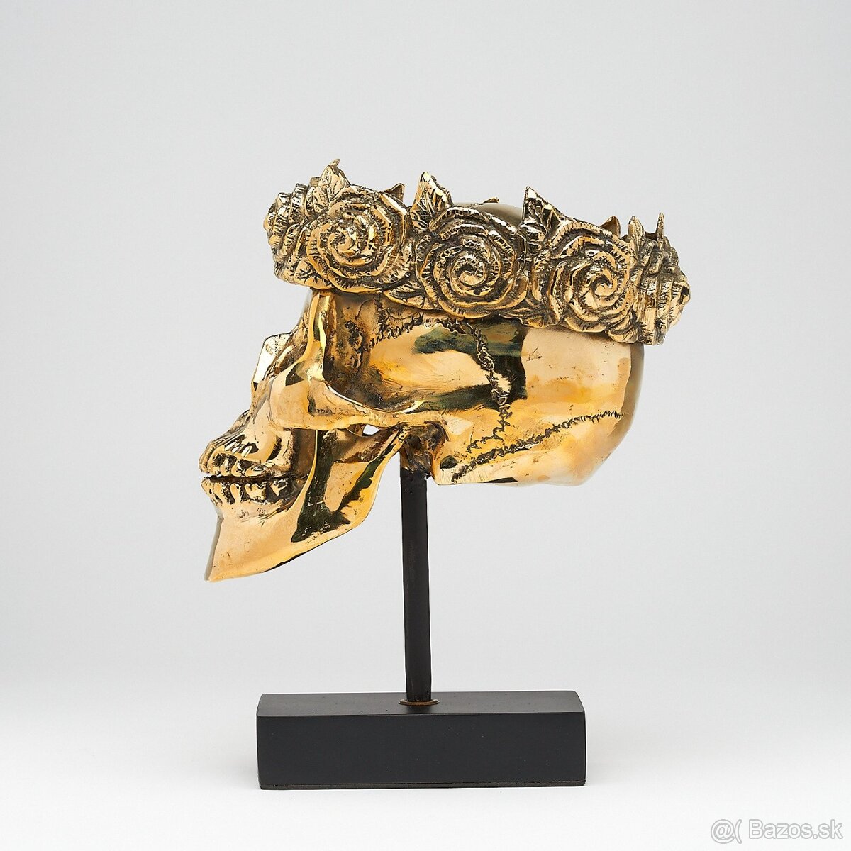 Bronzová lebka s korunkou z ruží - ručná indonézska práca - 5