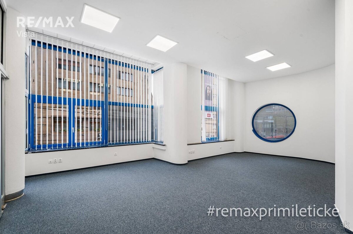 Kancelárske priestory s výhľadom na staré mesto - 5