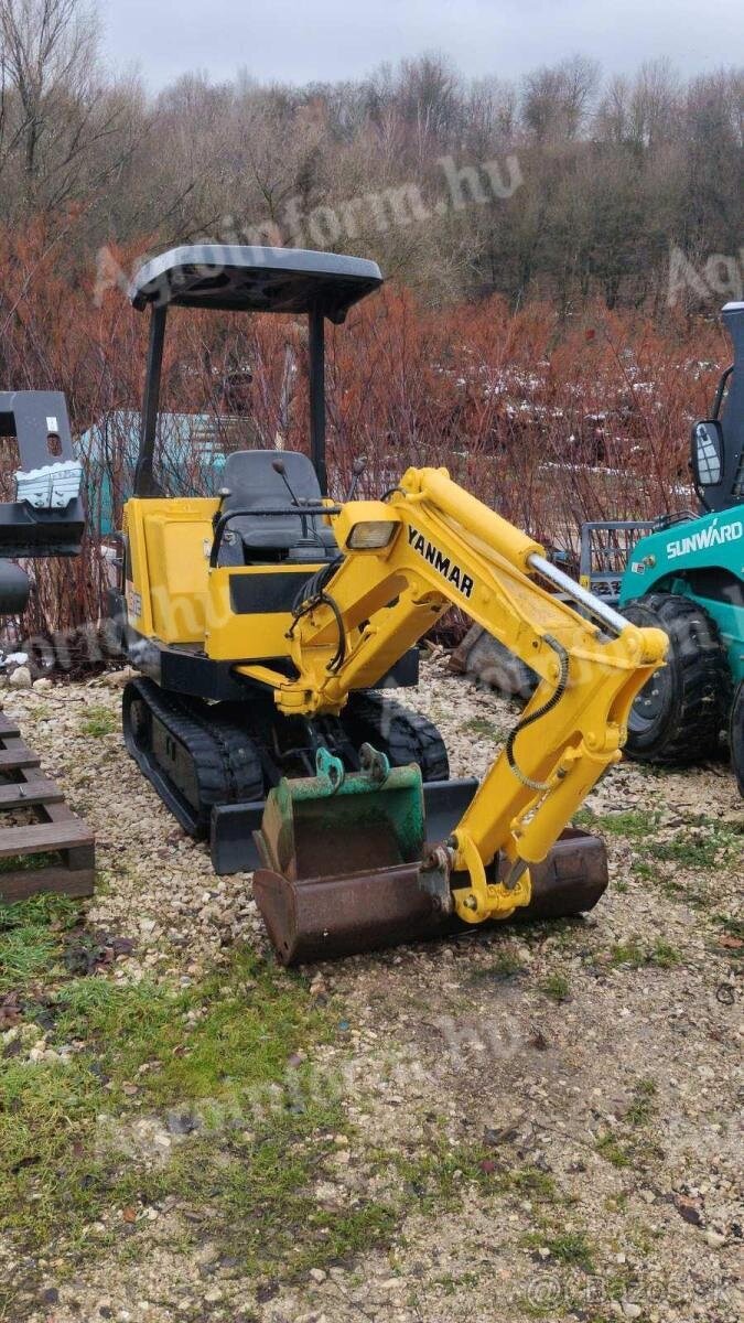 Minibager Yanmar B12 . 2B - 5