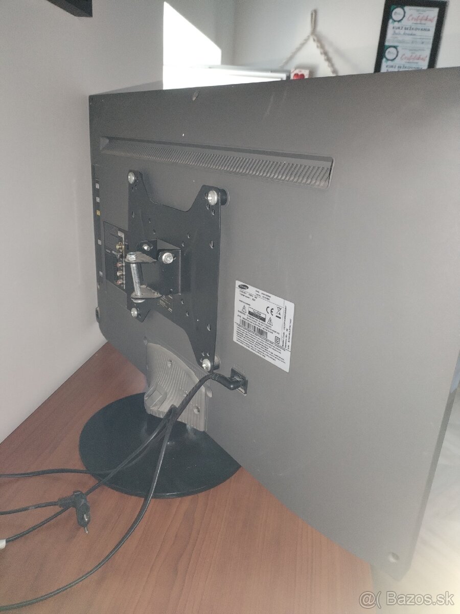 Predam LCD tv Samsung uhl. 80cm - 5