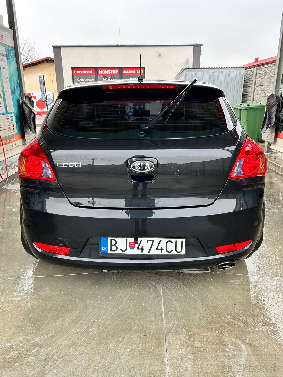 KIA Ceed trojdverák - 5