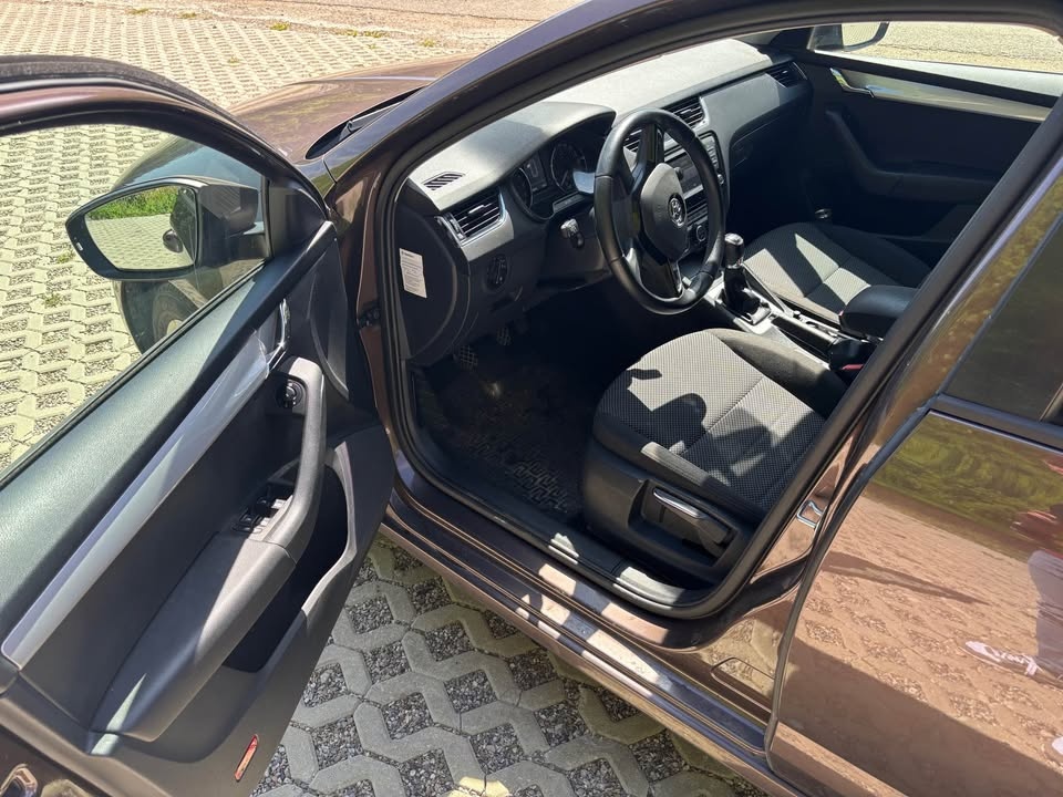 Octavia 3 2.0 TDI, ťažné, fólie - 5